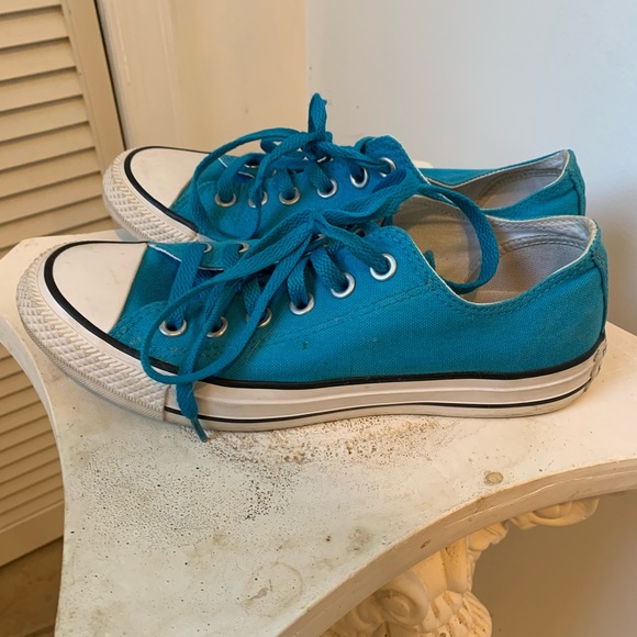 Blue low top Converse size U.S. 7 - Picture 5 of 7